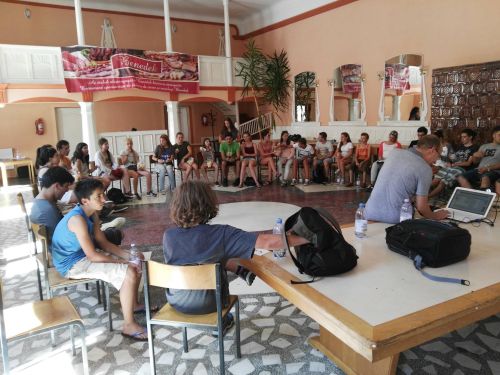 Önéletrajzírás, pályázatírás képzés a magyarörmény fiatalok táborában